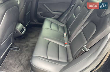 Седан Tesla Model 3 2021 в 