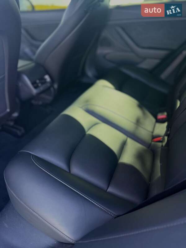 Седан Tesla Model 3 2019 в Днепре