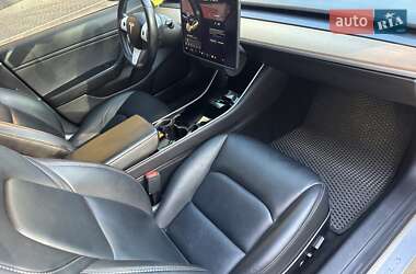 Седан Tesla Model 3 2019 в 