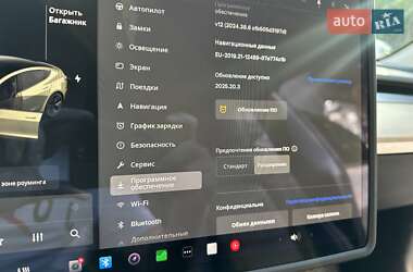 Седан Tesla Model 3 2019 в 