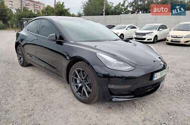 Седан Tesla Model 3 2023 в 