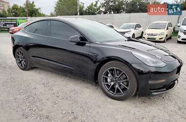 Седан Tesla Model 3 2023 в 