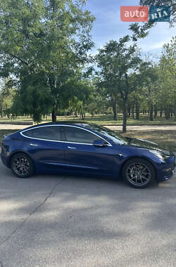 Седан Tesla Model 3 2018 в 