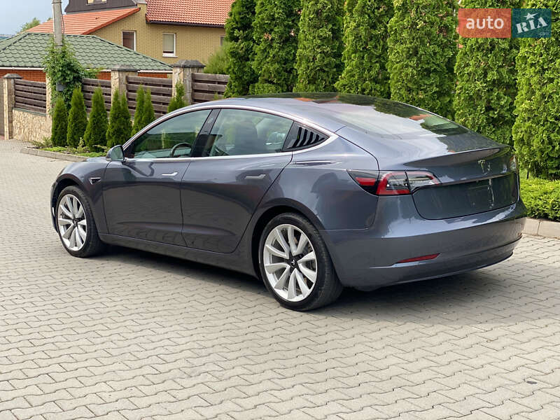 Седан Tesla Model 3 2018 в Хмельницком