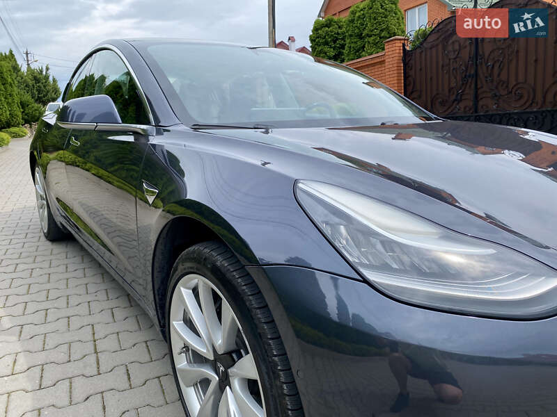 Седан Tesla Model 3 2018 в Хмельницком