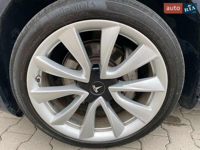 Седан Tesla Model 3 2018 в Хмельницком