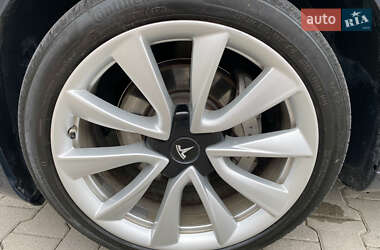 Седан Tesla Model 3 2018 в 