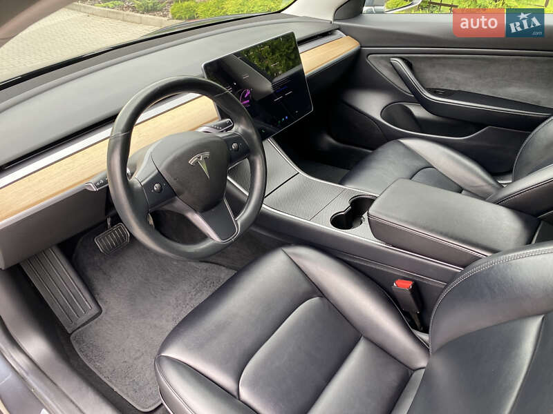 Седан Tesla Model 3 2018 в Хмельницком