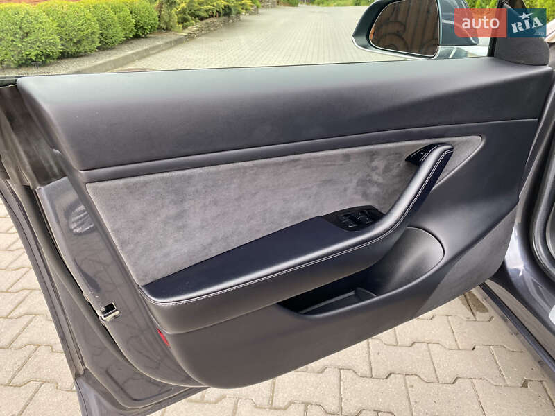 Седан Tesla Model 3 2018 в Хмельницком