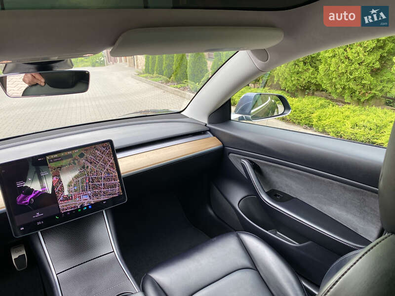Седан Tesla Model 3 2018 в Хмельницком
