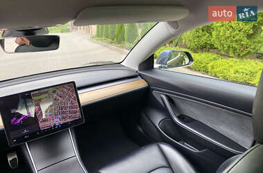 Седан Tesla Model 3 2018 в 