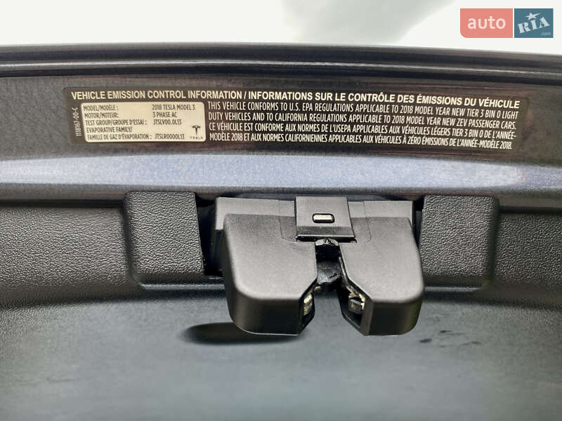 Седан Tesla Model 3 2018 в Хмельницком