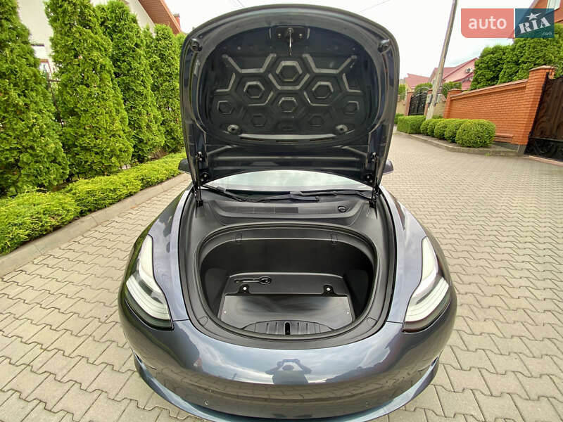 Седан Tesla Model 3 2018 в Хмельницком