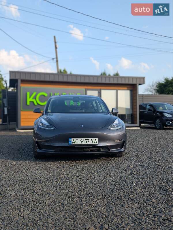 Седан Tesla Model 3 2020 в Луцьку