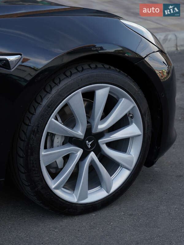 Седан Tesla Model 3 2018 в Одессе