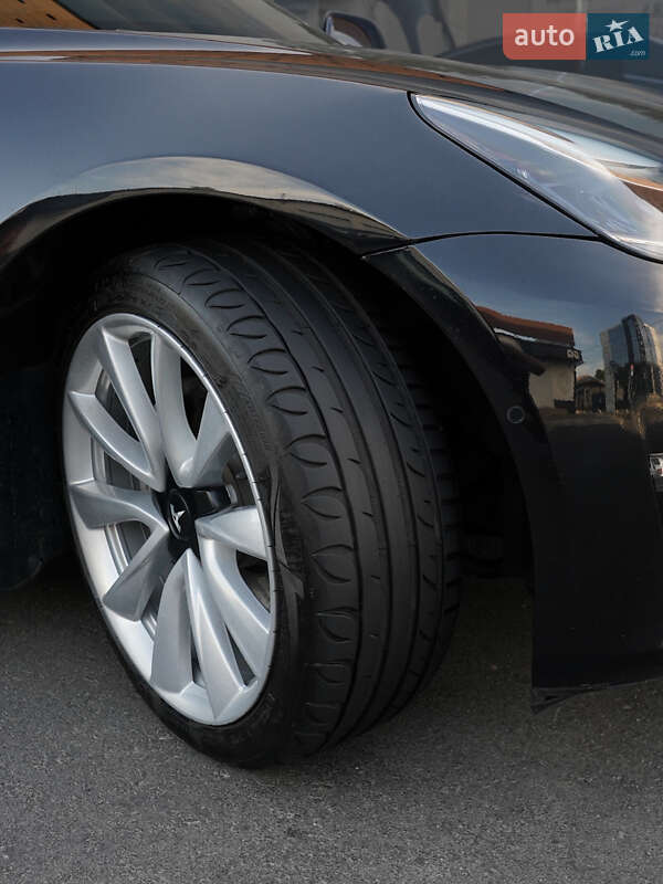 Седан Tesla Model 3 2018 в Одессе