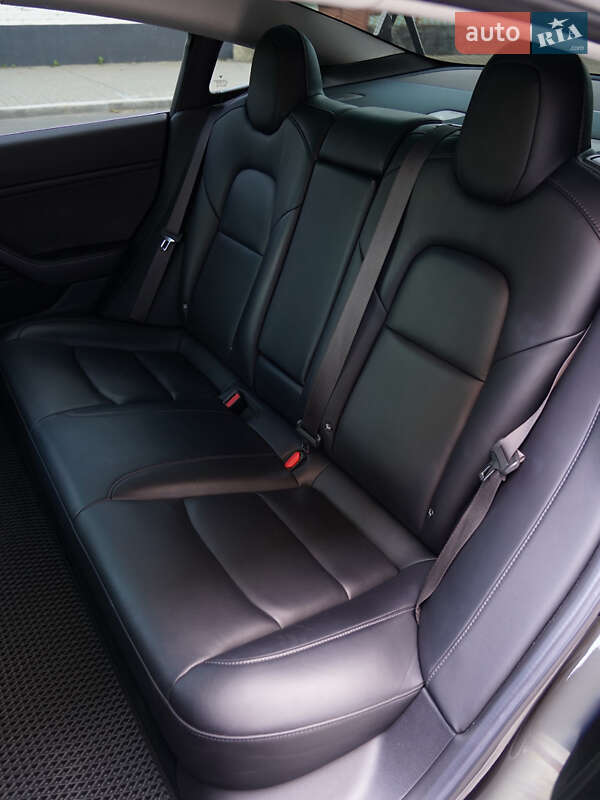 Седан Tesla Model 3 2018 в Одессе