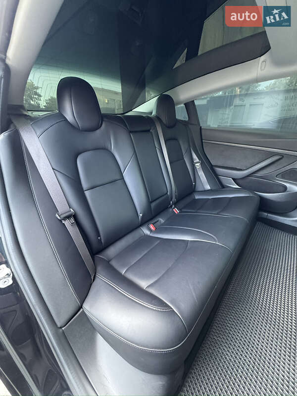 Седан Tesla Model 3 2018 в Одессе