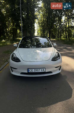 Седан Tesla Model 3 2022 в 