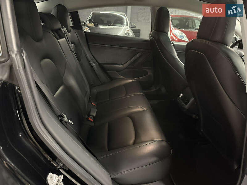 Седан Tesla Model 3 2019 в Владимире
