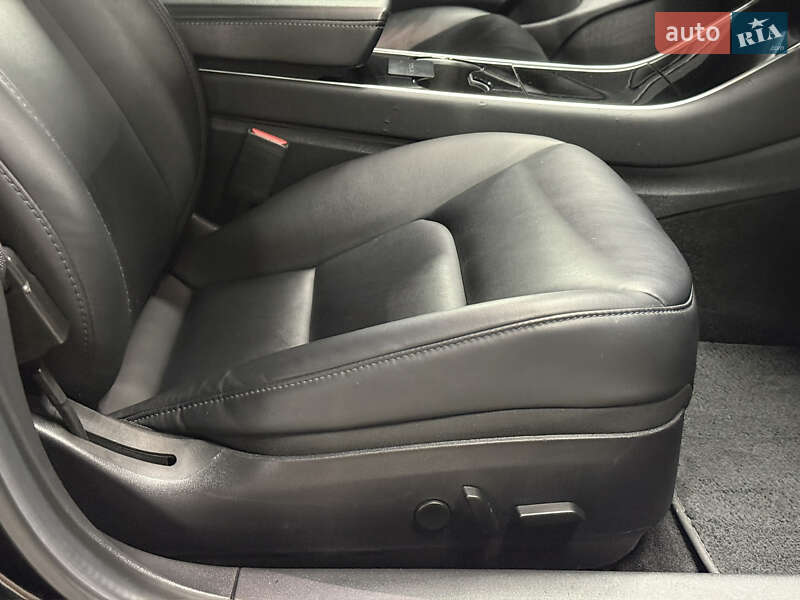 Седан Tesla Model 3 2019 в Владимире