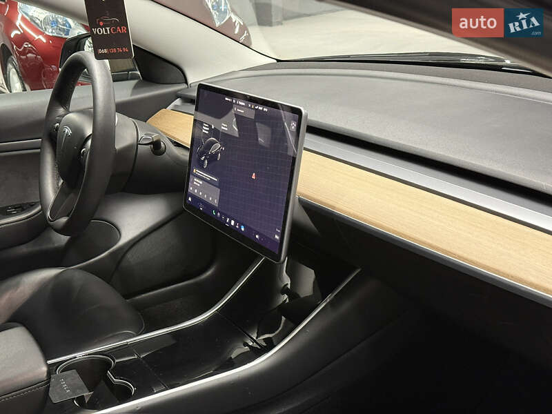 Седан Tesla Model 3 2019 в Владимире