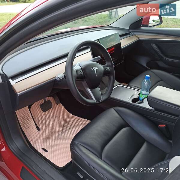 Седан Tesla Model 3 2022 в Броварах