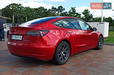 Седан Tesla Model 3 2022 в 