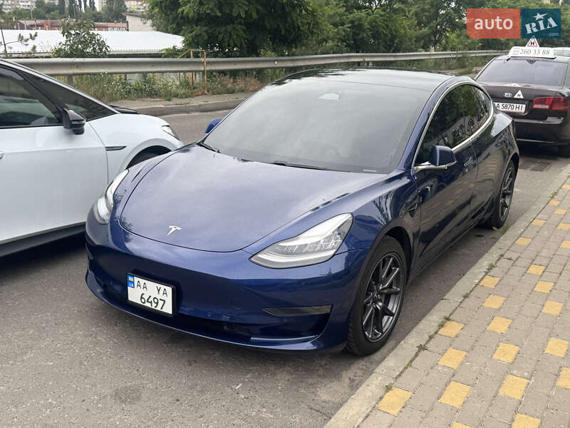 Седан Tesla Model 3 2020 в Києві