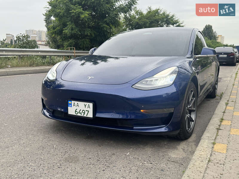 Седан Tesla Model 3 2020 в Києві