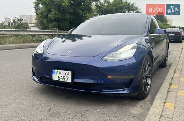Седан Tesla Model 3 2020 в 