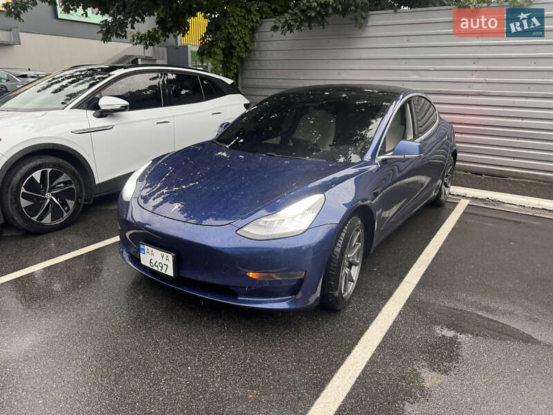 Седан Tesla Model 3 2020 в Києві