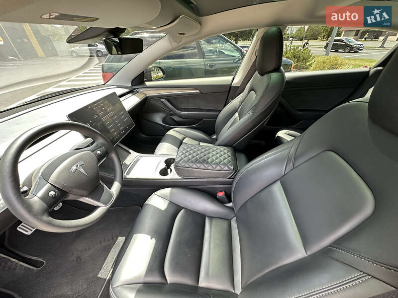 Седан Tesla Model 3 2021 в Харькове