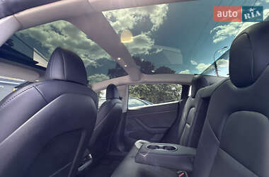 Седан Tesla Model 3 2021 в 