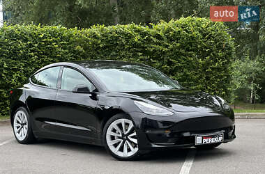 Седан Tesla Model 3 2022 в 