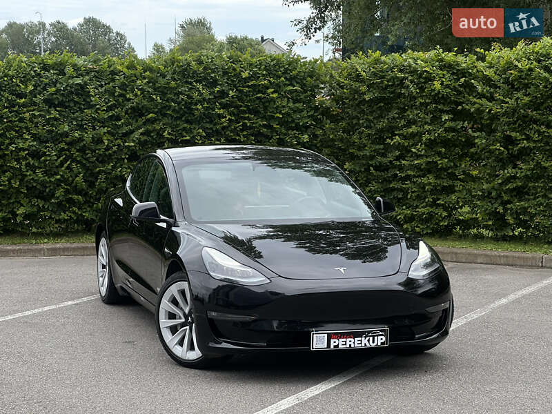 Седан Tesla Model 3 2022 в Києві
