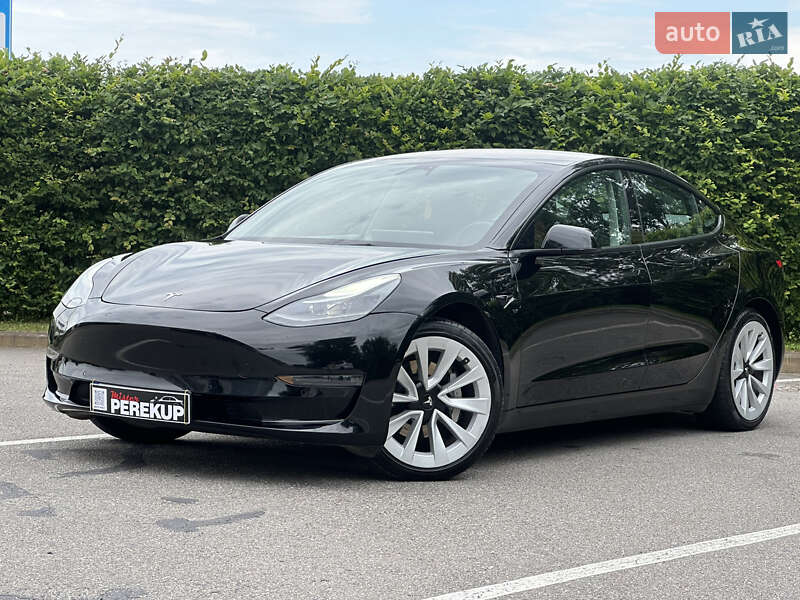 Седан Tesla Model 3 2022 в Києві