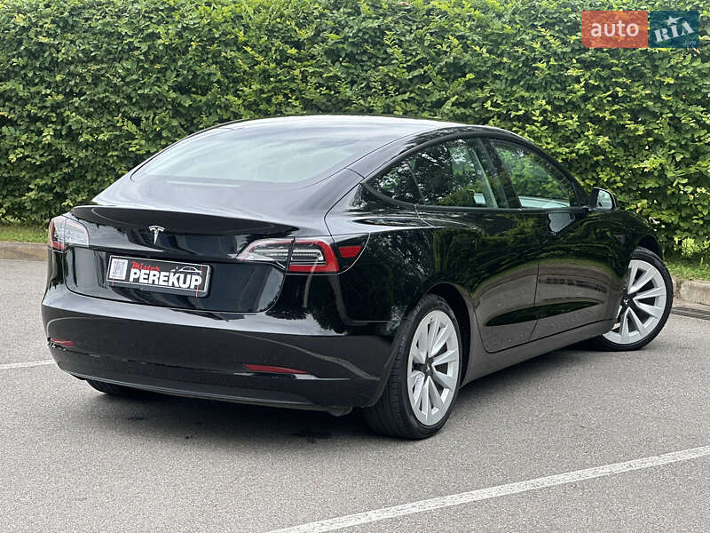 Седан Tesla Model 3 2022 в Києві