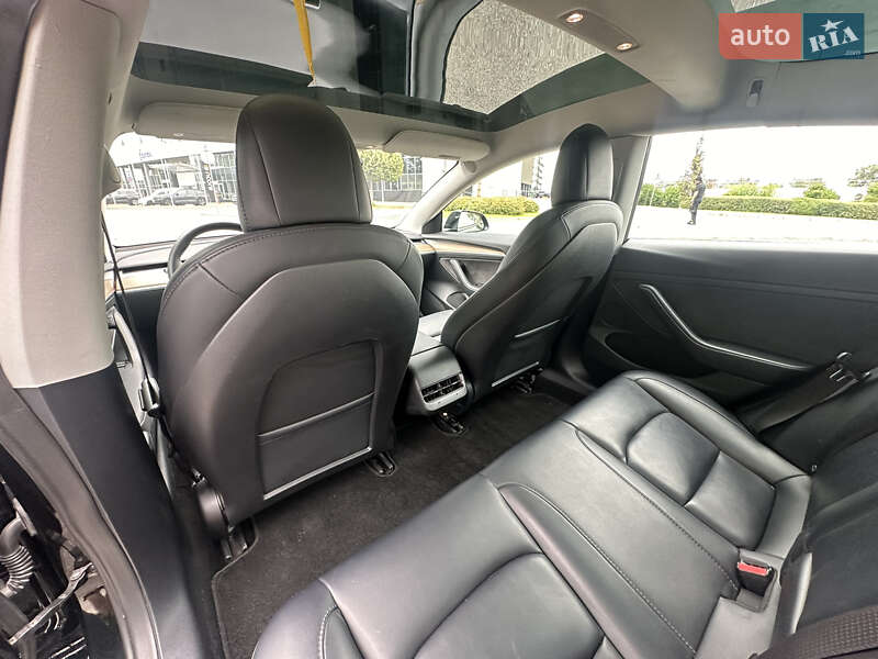 Седан Tesla Model 3 2022 в Києві
