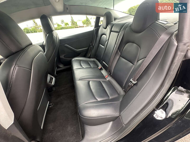 Седан Tesla Model 3 2022 в Києві