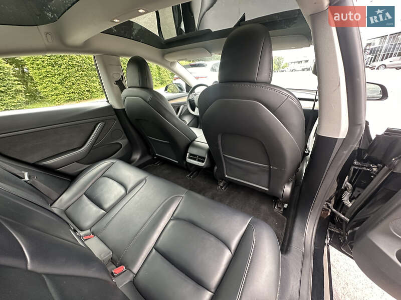 Седан Tesla Model 3 2022 в Києві