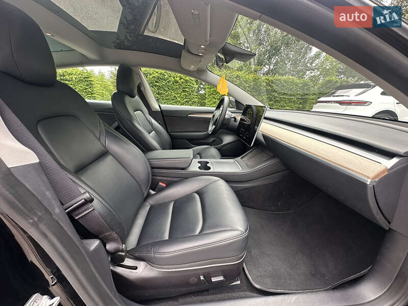 Седан Tesla Model 3 2022 в Києві