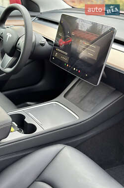 Седан Tesla Model 3 2022 в 
