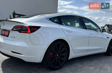 Седан Tesla Model 3 2019 в 