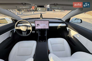 Седан Tesla Model 3 2019 в 