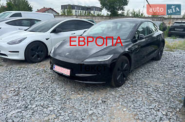 Tesla Model 3 2024