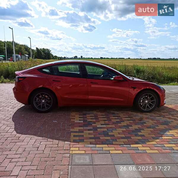 Седан Tesla Model 3 2022 в Броварах