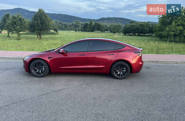 Седан Tesla Model 3 2024 в 