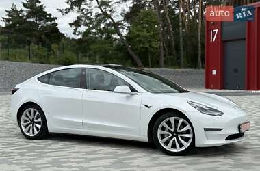 Седан Tesla Model 3 2019 в 