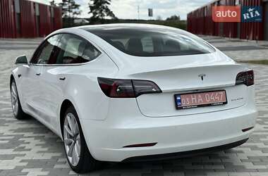 Седан Tesla Model 3 2019 в 